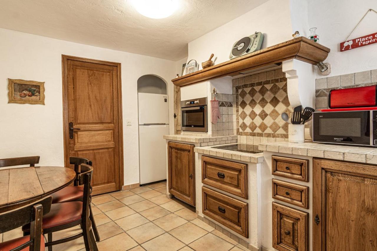 Maison De Village Au Coeur De LʼIsle-sur-la-Sorgue Exteriör bild
